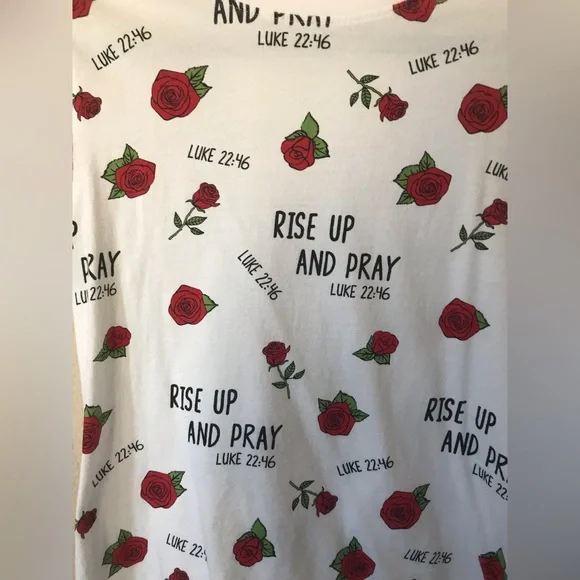 « Rise up and pray » white shirt red roses - Picture 2 of 6